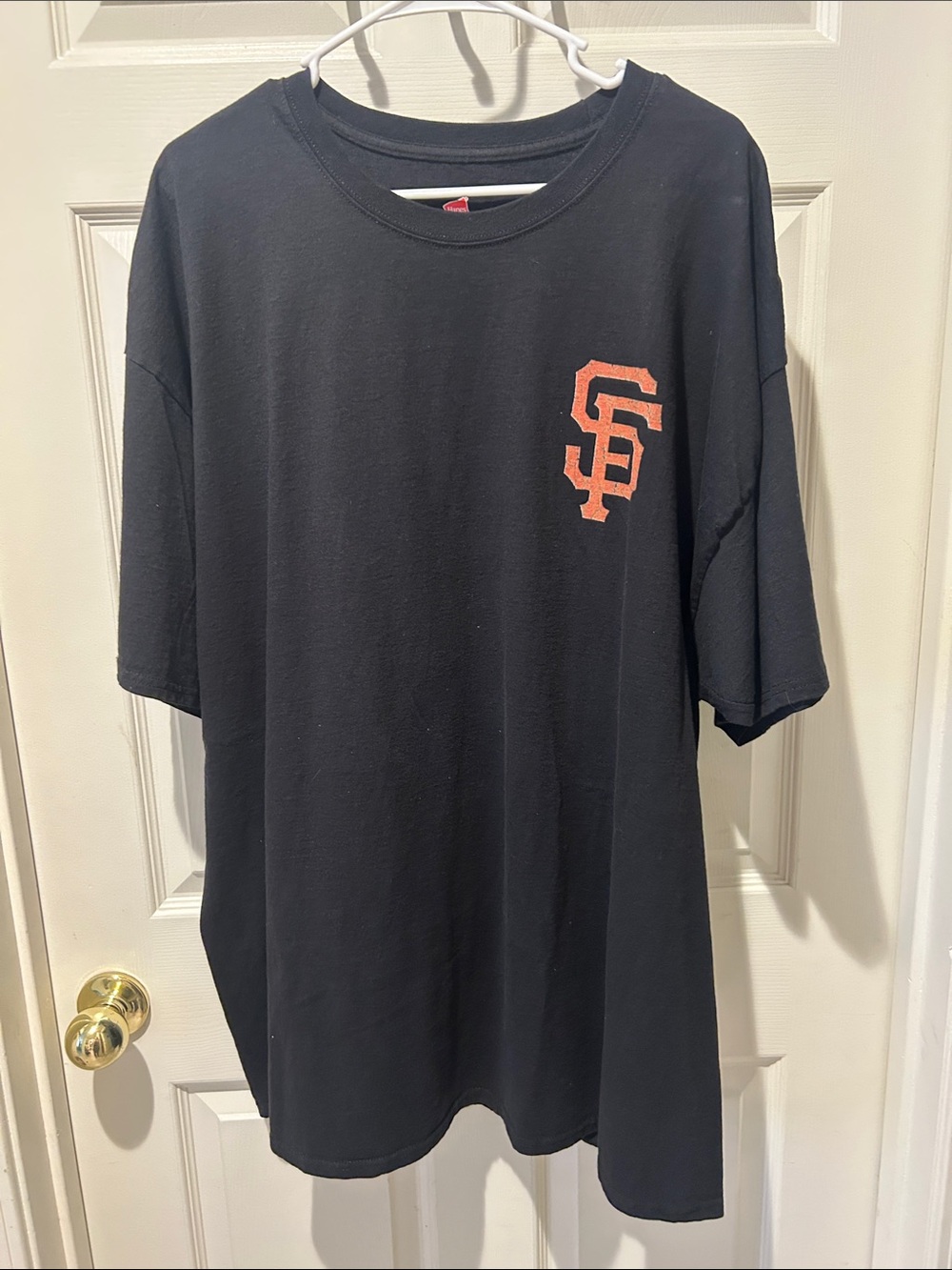 SF Giants Tee - bat flag design on back